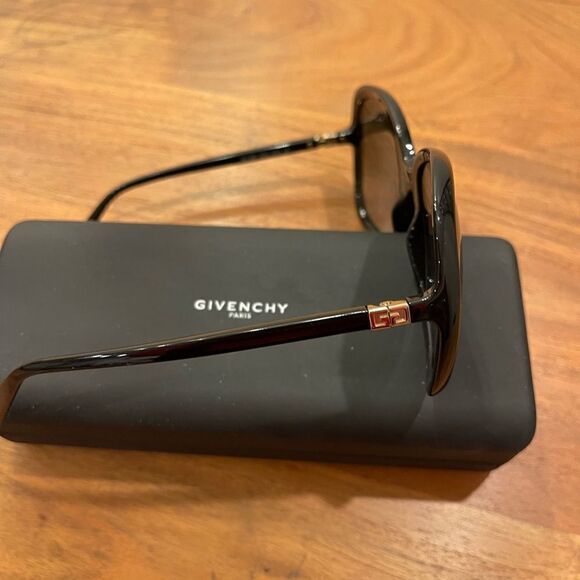 Brand new sunglasses - Picture 3 of 4